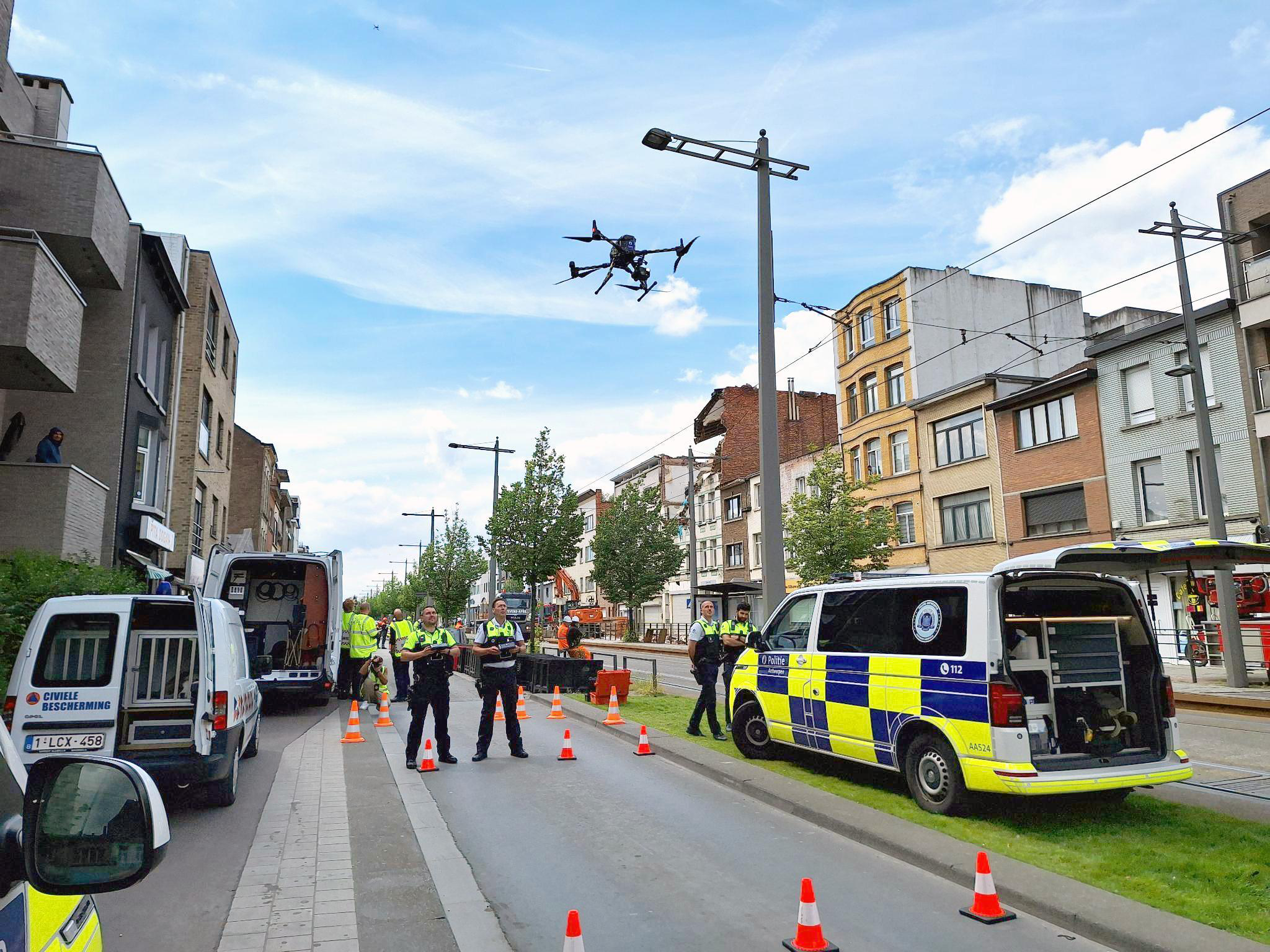 Appartementsgebouw ontploft en ingestort op Sint-Bernardsesteenweg