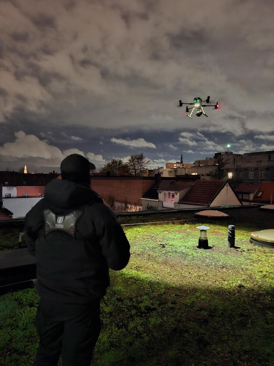 Droneteam aan het werk op Cerberus