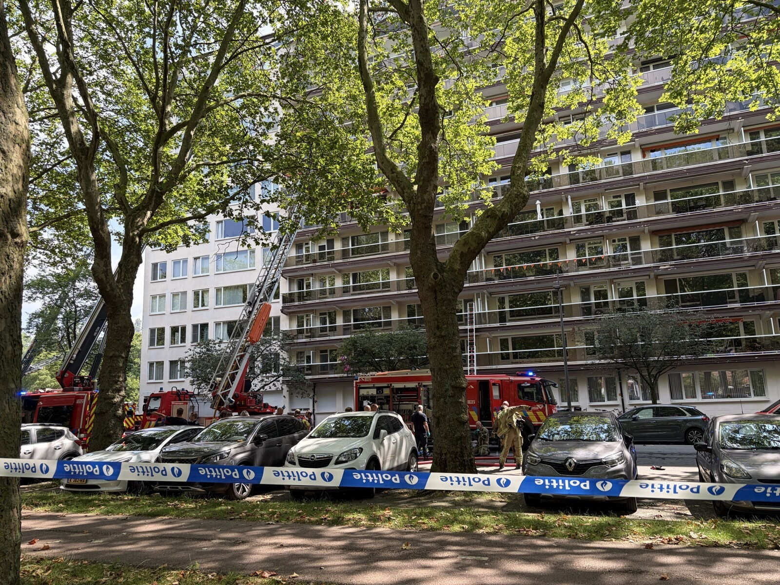 Politie aanwezig bij brand Linkeroever