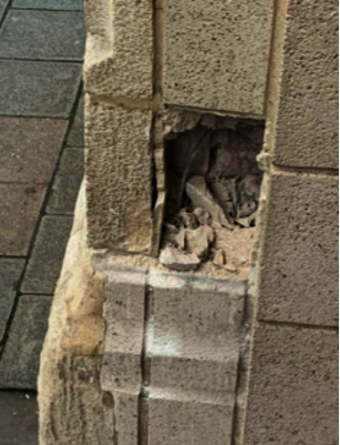 Beschadigd sleutelkluisje