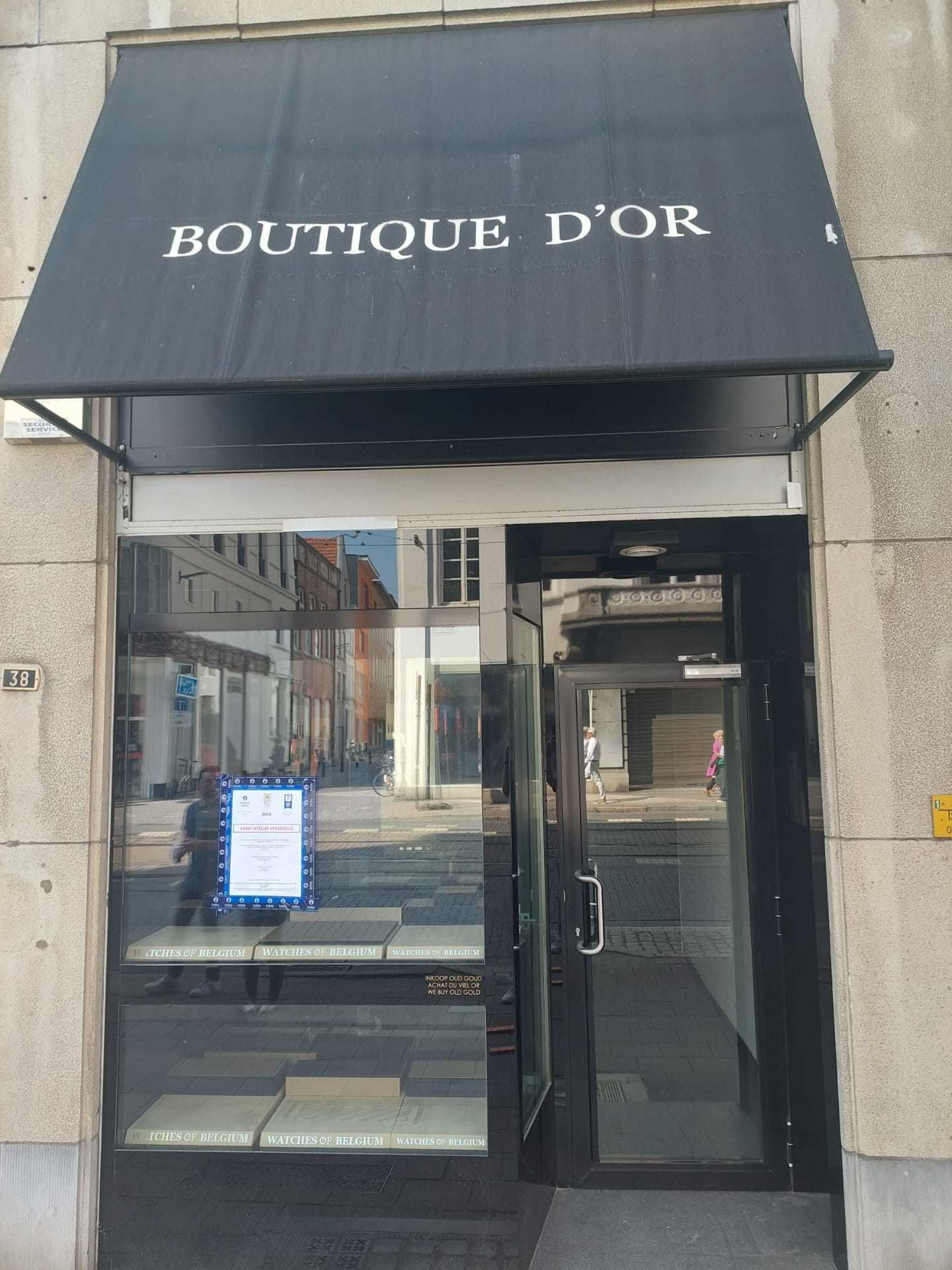 Boutique d'Or verzegeld in de Huidevettersstraat