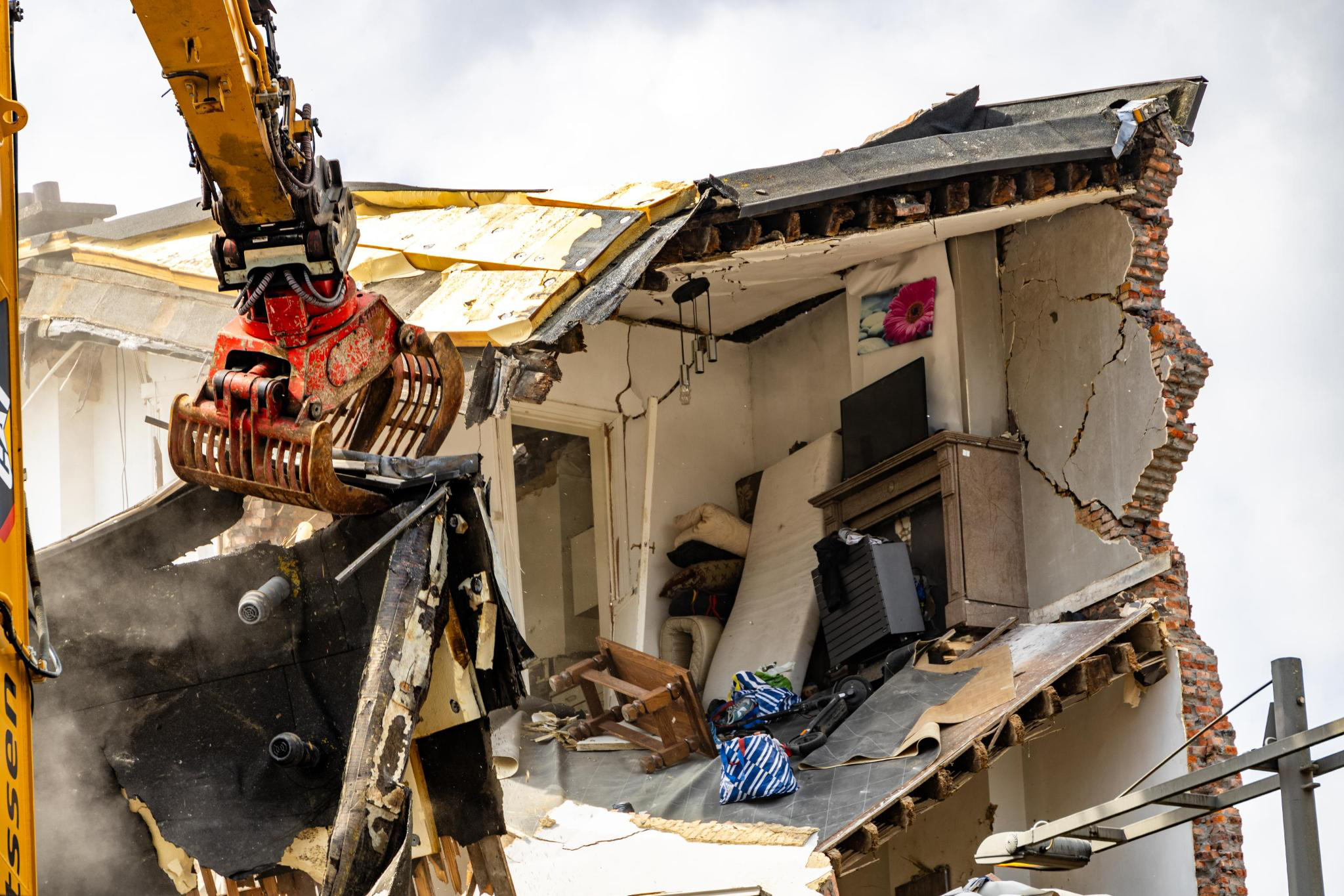 Appartementsgebouw ontploft en ingestort op Sint-Bernardsesteenweg