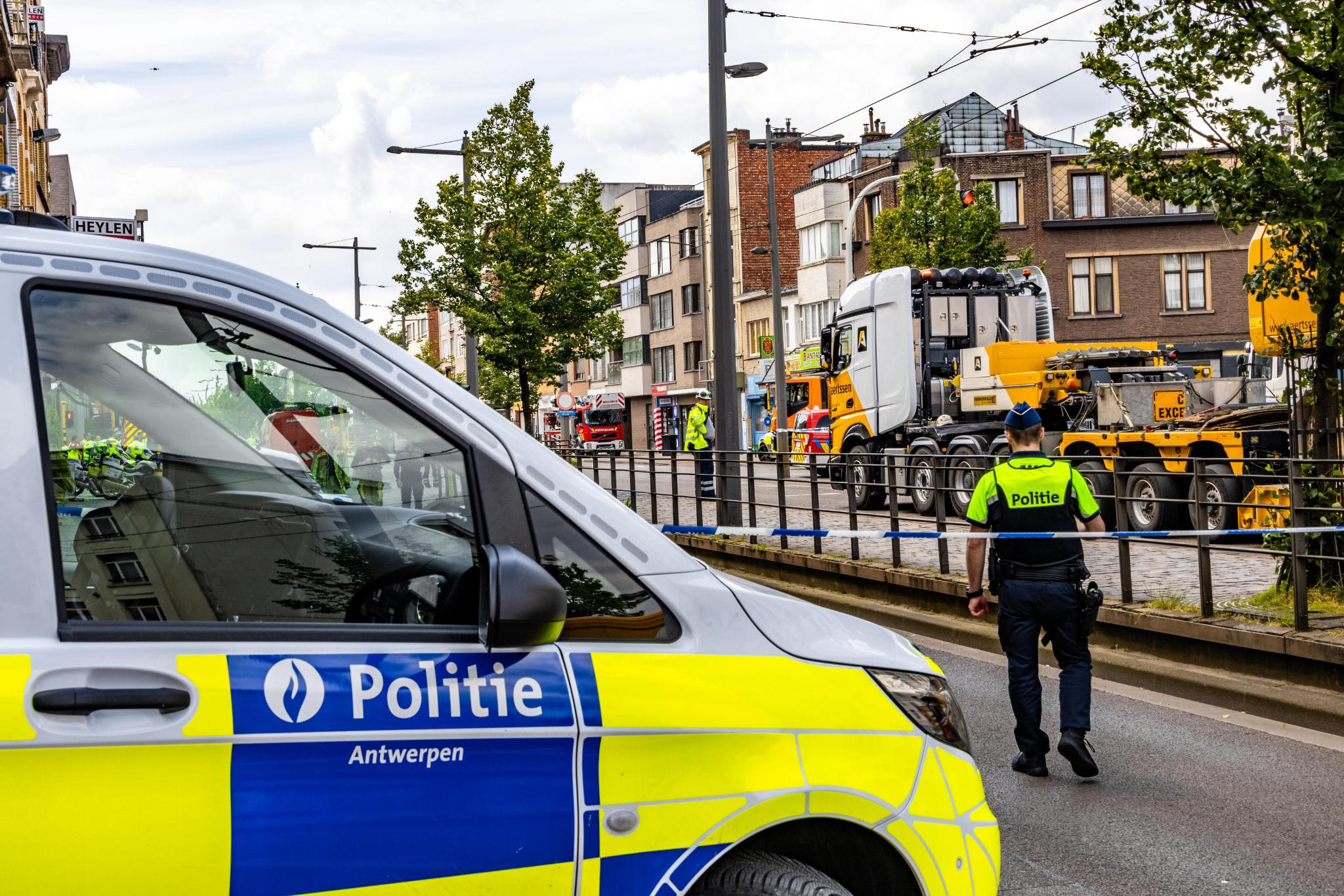 Appartementsgebouw ontploft en ingestort op Sint-Bernardsesteenweg